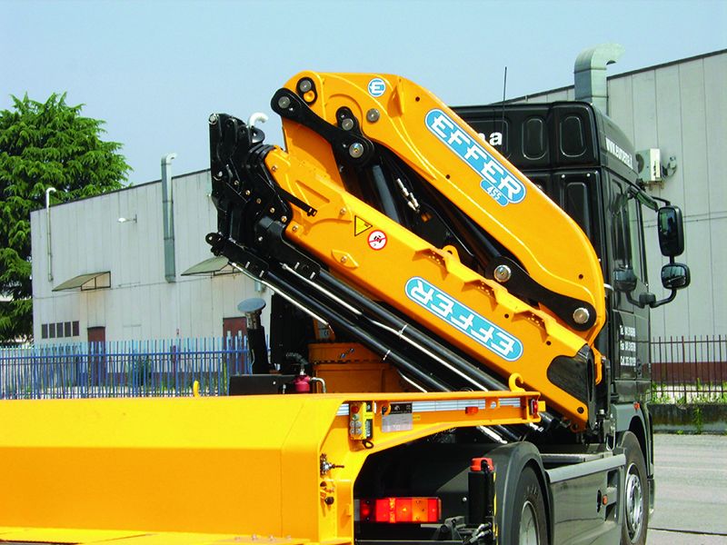 Camión C/Grúa 455 EFFER